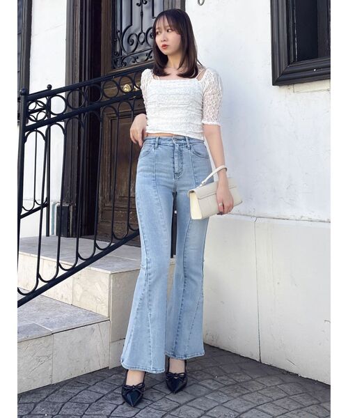 dazzlin(ダズリン)の「スイッチングフレアデニムパンツ(デニムパンツ・レディース・ブルー/インディゴブルー・LARGE/MEDIUM/SMALL)」の18枚目の写真