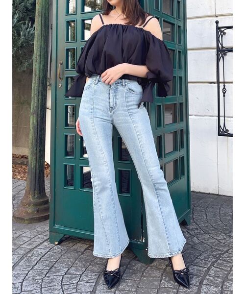 dazzlin(ダズリン)の「スイッチングフレアデニムパンツ(デニムパンツ・レディース・ブルー/インディゴブルー・LARGE/MEDIUM/SMALL)」の21枚目の写真