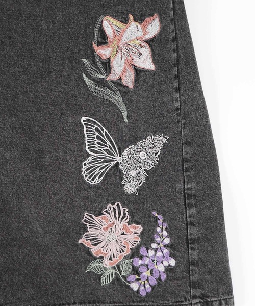 iS ScoLar(イズスカラー)の「561239:花蝶刺繍デニムロングスカート(スカート・レディース・グレー/ブラック・M)」の17枚目の写真