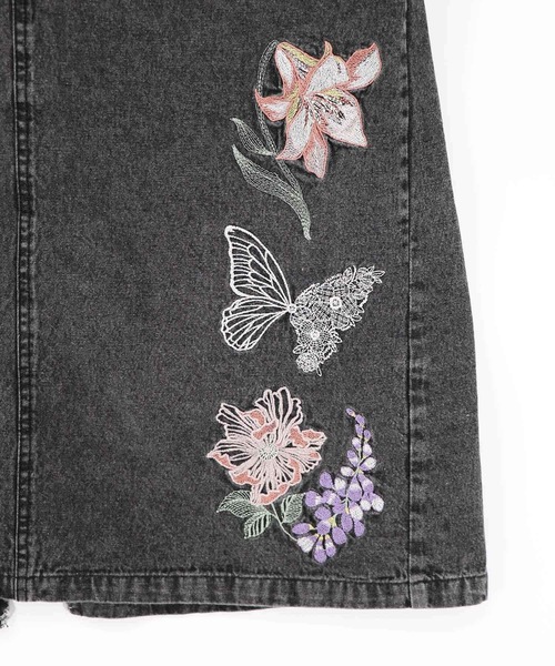iS ScoLar(イズスカラー)の「561239:花蝶刺繍デニムロングスカート(スカート・レディース・グレー/ブラック・M)」の20枚目の写真