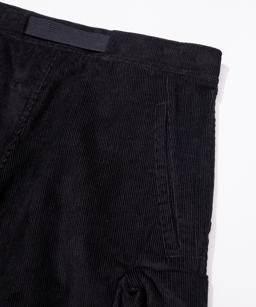 KALAPATTHAR(カラパタール)の「WIDE CORDUROY BELTED CARGO POCKET PANTS - BLACK(その他パンツ・メンズ・その他・MEDIUM/LARGE)」の5枚目の写真