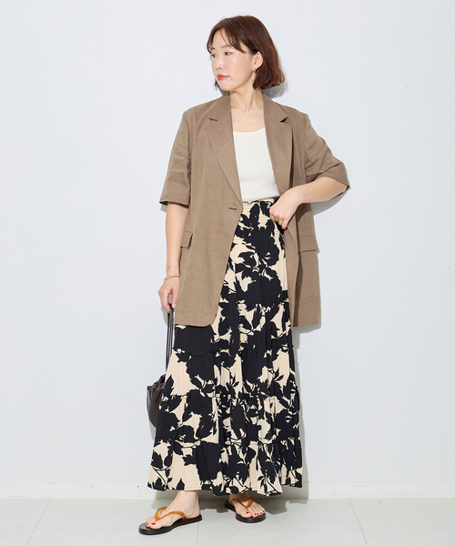 journal standard L'essage（ジャーナルスタンダードレサージュ）の「別注【LUSANA / ルサーナ】RUFFLE TIRED MAXI SKIRT：スカート（スカート・レディース・オートミール/ブラックミックス・SMALL）」の3枚目の写真