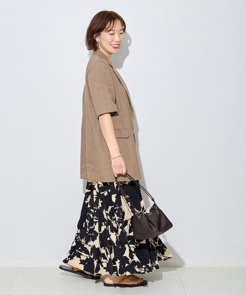journal standard L'essage（ジャーナルスタンダードレサージュ）の「別注【LUSANA / ルサーナ】RUFFLE TIRED MAXI SKIRT：スカート（スカート・レディース・オートミール/ブラックミックス・SMALL）」の4枚目の写真