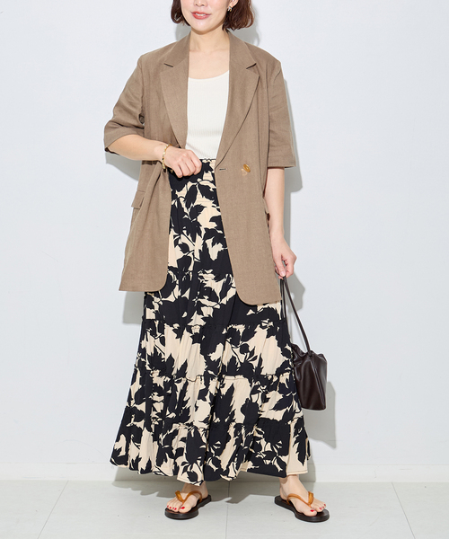 journal standard L'essage（ジャーナルスタンダードレサージュ）の「別注【LUSANA / ルサーナ】RUFFLE TIRED MAXI SKIRT：スカート（スカート・レディース・オートミール/ブラックミックス・SMALL）」の6枚目の写真