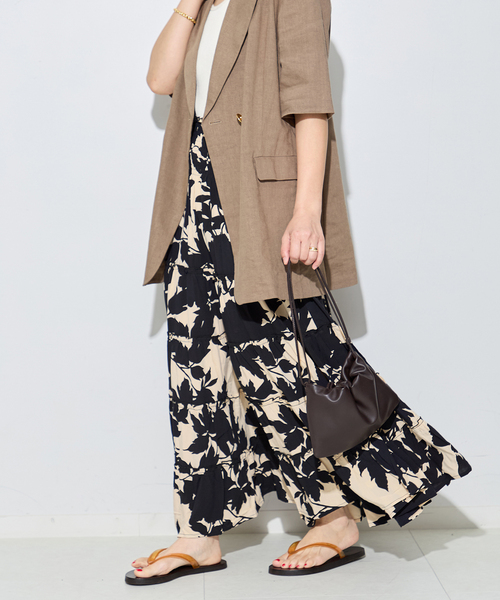 journal standard L'essage（ジャーナルスタンダードレサージュ）の「別注【LUSANA / ルサーナ】RUFFLE TIRED MAXI SKIRT：スカート（スカート・レディース・オートミール/ブラックミックス・SMALL）」の7枚目の写真
