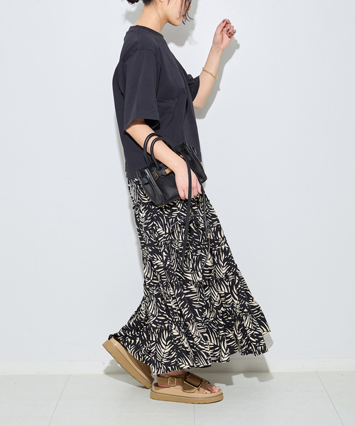 journal standard L'essage（ジャーナルスタンダードレサージュ）の「別注【LUSANA / ルサーナ】RUFFLE TIRED MAXI SKIRT：スカート（スカート・レディース・オートミール/ブラックミックス・SMALL）」の10枚目の写真