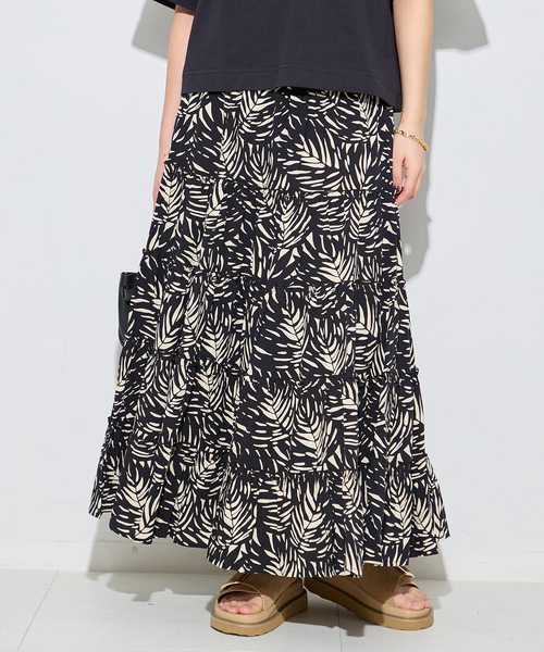 journal standard L'essage（ジャーナルスタンダードレサージュ）の「別注【LUSANA / ルサーナ】RUFFLE TIRED MAXI SKIRT：スカート（スカート・レディース・オートミール/ブラックミックス・SMALL）」の11枚目の写真