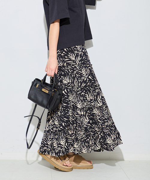 journal standard L'essage（ジャーナルスタンダードレサージュ）の「別注【LUSANA / ルサーナ】RUFFLE TIRED MAXI SKIRT：スカート（スカート・レディース・オートミール/ブラックミックス・SMALL）」の12枚目の写真