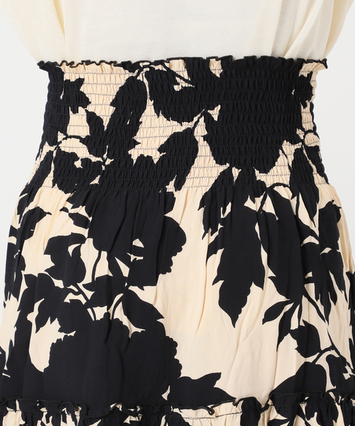 journal standard L'essage（ジャーナルスタンダードレサージュ）の「別注【LUSANA / ルサーナ】RUFFLE TIRED MAXI SKIRT：スカート（スカート・レディース・オートミール/ブラックミックス・SMALL）」の18枚目の写真