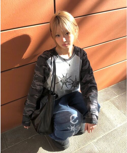 COIRIS_(コイリス)の「ペイオンナグランカモ配色長袖Tシャツ(Tシャツ/カットソー・レディース・グレー系カモフラージュ・FREE)」の7枚目の写真