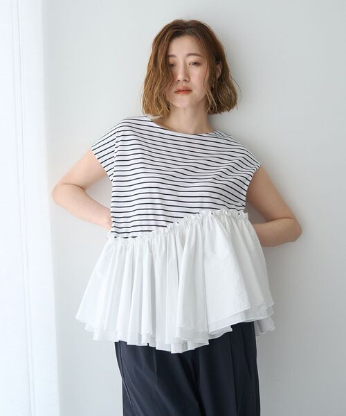 YECCA VECCA(イェッカヴェッカ)の「アシメペプラムカットソー(Tシャツ/カットソー・レディース・ブラック/その他7/オフホワイト・FREE)」の1枚目の写真