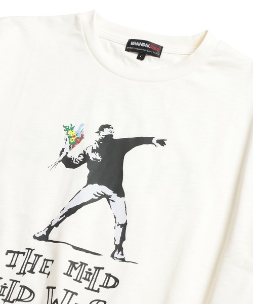 BRANDALISED(ブランダライズド)の「BRANDALISED (ブランダライズド) Tシャツ 半袖 バンクシー クルーネック カットソー Love is in the Air BR26SU04D12 ユニセックス(Tシャツ/カットソー・メンズ・ブラック/ブラウン/ホワイト・LL/L/M)」の6枚目の写真