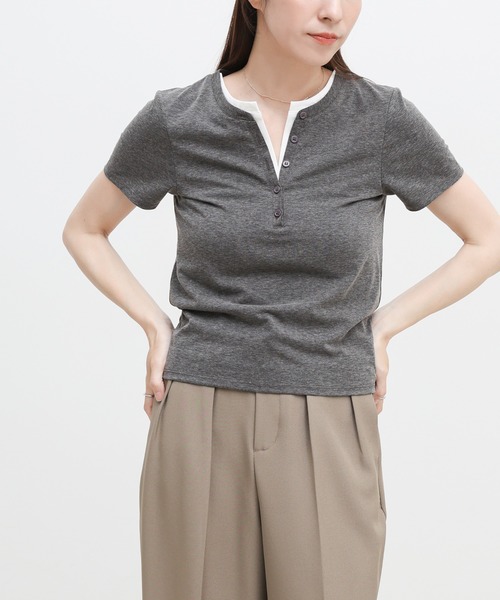 select MOCA(セレクトモカ)の「レイヤードライクヘンリーネックTシャツ(Tシャツ/カットソー・レディース・グレー/ブラウン/ブラック・FREE)」の13枚目の写真