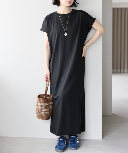 r.（アールドット）の「【接触冷感・UVカット・吸水速乾機能付き】バックオープンワンピース（ワンピース・レディース・キャメル/チャコールグレー/ブルー/ブラック・FREE）」の12枚目の写真