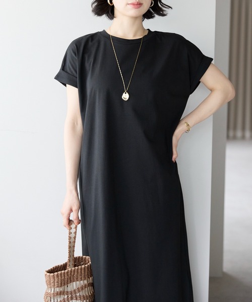 r.（アールドット）の「【接触冷感・UVカット・吸水速乾機能付き】バックオープンワンピース（ワンピース・レディース・キャメル/チャコールグレー/ブルー/ブラック・FREE）」の6枚目の写真