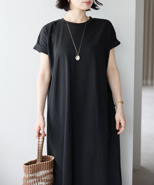r.（アールドット）の「【接触冷感・UVカット・吸水速乾機能付き】バックオープンワンピース（ワンピース・レディース・キャメル/チャコールグレー/ブルー/ブラック・FREE）」の5枚目の写真