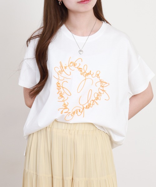 BRODIAEA(ブローディア)の「BRODIAEA ブラシ刺繍半袖Tシャツ ハートモチーフ プレミアムコットン(Tシャツ/カットソー・レディース・サックスブルー/オフホワイト/ベージュ・40)」の7枚目の写真