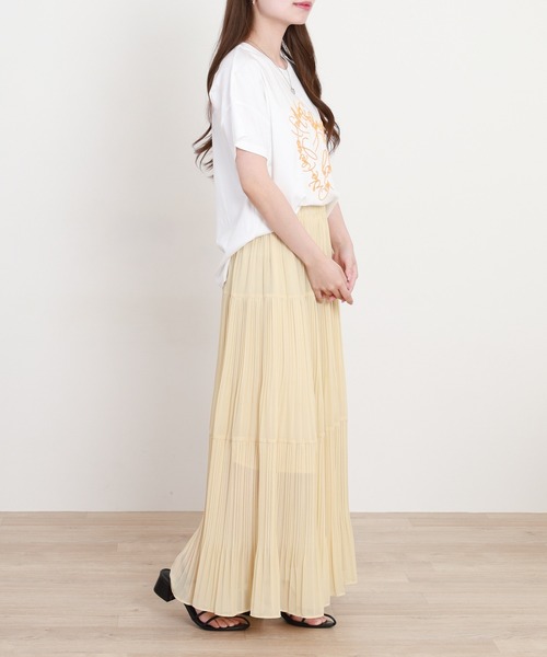 BRODIAEA(ブローディア)の「BRODIAEA ブラシ刺繍半袖Tシャツ ハートモチーフ プレミアムコットン(Tシャツ/カットソー・レディース・サックスブルー/オフホワイト/ベージュ・40)」の10枚目の写真