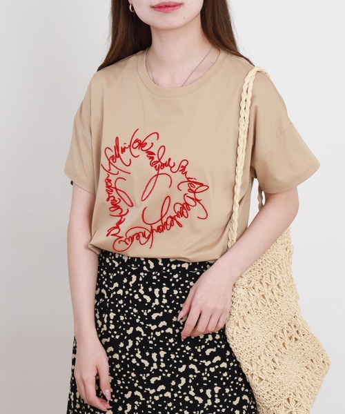 BRODIAEA(ブローディア)の「BRODIAEA ブラシ刺繍半袖Tシャツ ハートモチーフ プレミアムコットン(Tシャツ/カットソー・レディース・サックスブルー/オフホワイト/ベージュ・40)」の14枚目の写真