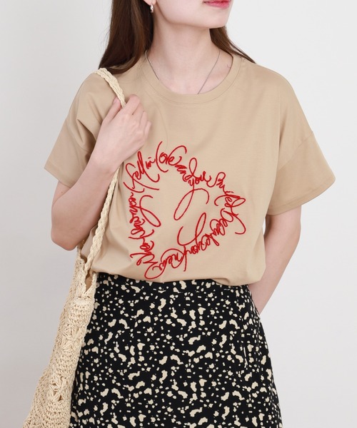 BRODIAEA(ブローディア)の「BRODIAEA ブラシ刺繍半袖Tシャツ ハートモチーフ プレミアムコットン(Tシャツ/カットソー・レディース・サックスブルー/オフホワイト/ベージュ・40)」の12枚目の写真