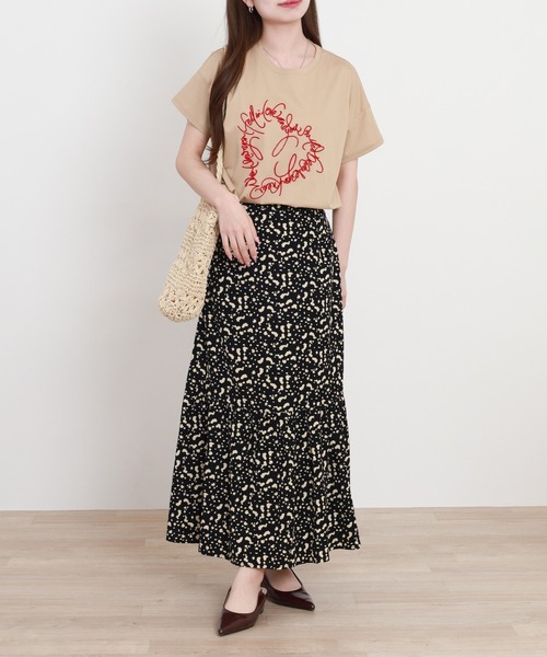 BRODIAEA(ブローディア)の「BRODIAEA ブラシ刺繍半袖Tシャツ ハートモチーフ プレミアムコットン(Tシャツ/カットソー・レディース・サックスブルー/オフホワイト/ベージュ・40)」の16枚目の写真