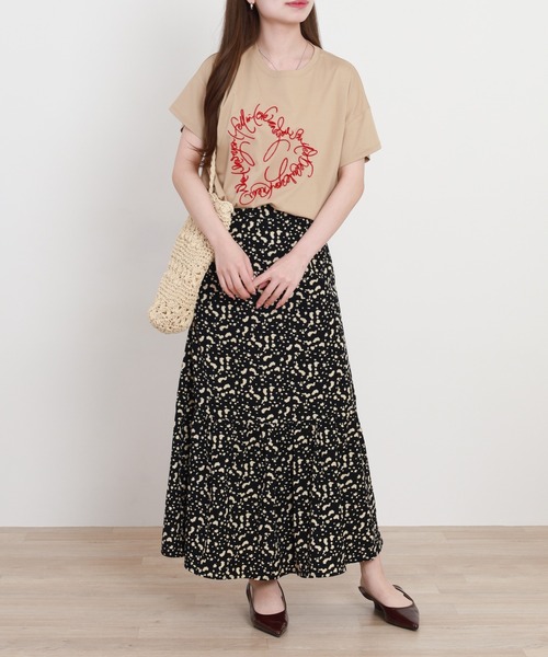 BRODIAEA(ブローディア)の「BRODIAEA ブラシ刺繍半袖Tシャツ ハートモチーフ プレミアムコットン(Tシャツ/カットソー・レディース・サックスブルー/オフホワイト/ベージュ・40)」の17枚目の写真