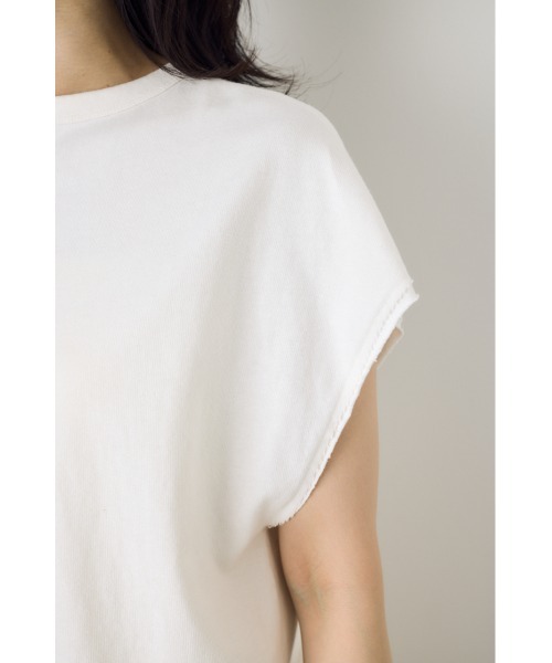 AZUL by moussy(アズールバイマウジー)の「【身長/骨格別着用画像あり】【セットアップ対応】2WAYヘンリーネックトップス 半袖 フレンチスリーブ 夏服 春服 秋服 ショート丈 クロップド丈(Tシャツ/カットソー・レディース・ライトブラック/ベージュ/オフホワイト/ブルー・SMALL/MEDIUM)」の7枚目の写真