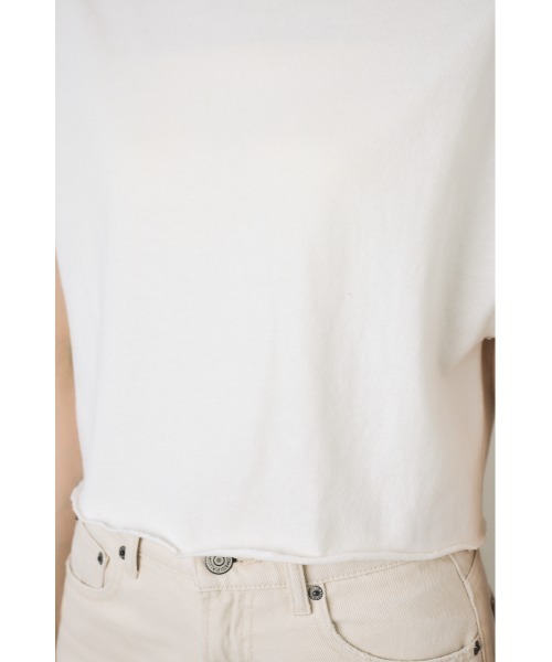 AZUL by moussy(アズールバイマウジー)の「【身長/骨格別着用画像あり】【セットアップ対応】2WAYヘンリーネックトップス 半袖 フレンチスリーブ 夏服 春服 秋服 ショート丈 クロップド丈(Tシャツ/カットソー・レディース・ライトブラック/ベージュ/オフホワイト/ブルー・SMALL/MEDIUM)」の8枚目の写真
