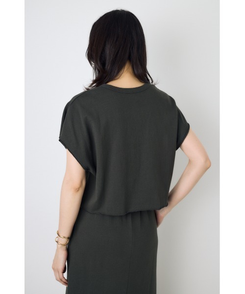 AZUL by moussy(アズールバイマウジー)の「【身長/骨格別着用画像あり】【セットアップ対応】2WAYヘンリーネックトップス 半袖 フレンチスリーブ 夏服 春服 秋服 ショート丈 クロップド丈(Tシャツ/カットソー・レディース・ライトブラック/ベージュ/オフホワイト/ブルー・SMALL/MEDIUM)」の14枚目の写真