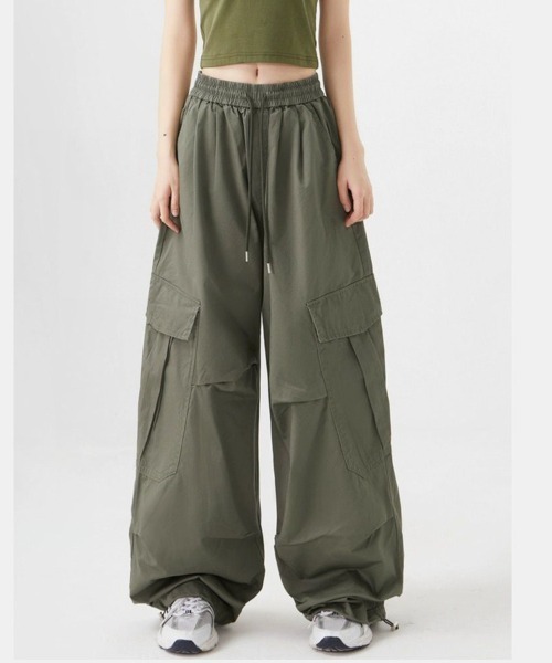 Beststore(ベストストア)の「ドロスト付き ワイドカーゴパンツ(カーゴパンツ・レディース・ブラック/アイボリー/オリーブ・L/M)」の8枚目の写真