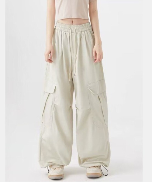 Beststore(ベストストア)の「ドロスト付き ワイドカーゴパンツ(カーゴパンツ・レディース・ブラック/アイボリー/オリーブ・L/M)」の13枚目の写真