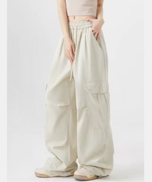 Beststore(ベストストア)の「ドロスト付き ワイドカーゴパンツ(カーゴパンツ・レディース・ブラック/アイボリー/オリーブ・L/M)」の15枚目の写真