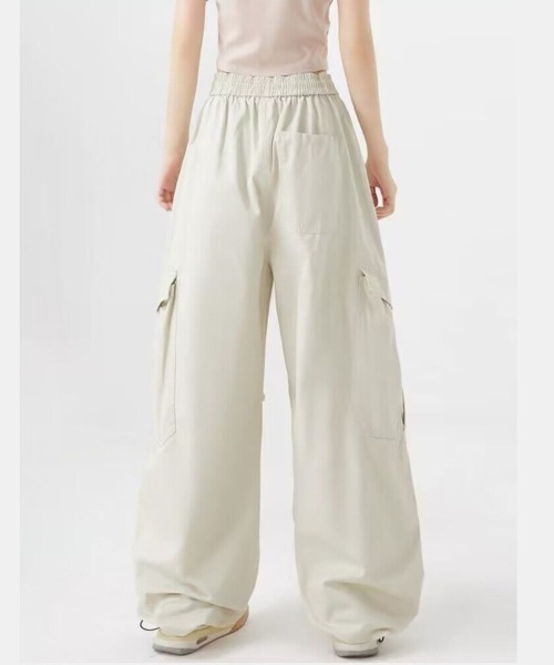 Beststore(ベストストア)の「ドロスト付き ワイドカーゴパンツ(カーゴパンツ・レディース・ブラック/アイボリー/オリーブ・L/M)」の16枚目の写真