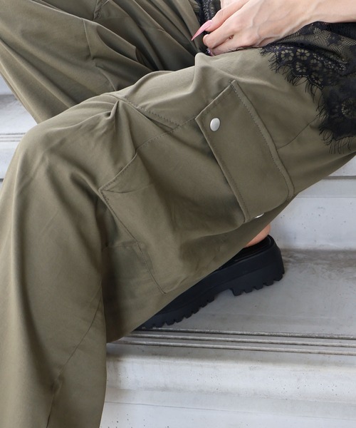 SpRay(スプレイ)の「タックカーブカーゴパンツ(カーゴパンツ・レディース・アイボリー/ピンク/ブラック/カーキ・MEDIUM/SMALL)」の15枚目の写真