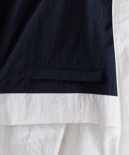 GUESS JEANS（ゲスジーンズ）の「GUESS JEANS/ゲスジーンズ Colorblock Jacket ウィンドブレイカー ジャケット バイカラー 2026年 夏 夏服 秋服（ナイロンジャケット・メンズ・ホワイト・M/L/XL）」の7枚目の写真