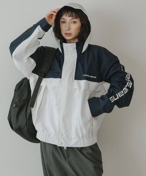 GUESS JEANS（ゲスジーンズ）の「GUESS JEANS/ゲスジーンズ Colorblock Jacket ウィンドブレイカー ジャケット バイカラー 2026年 夏 夏服 秋服（ナイロンジャケット・メンズ・ホワイト・M/L/XL）」の22枚目の写真