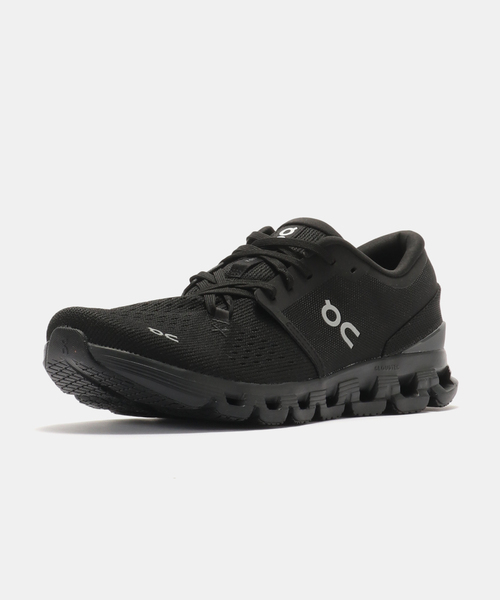 On(オン)の「On Cloud X 4 3ME30040106(スニーカー・メンズ・ブラック・26cm/26.5cm/27cm/27.5cm/28cm/28.5cm/25.5cm)」の2枚目の写真