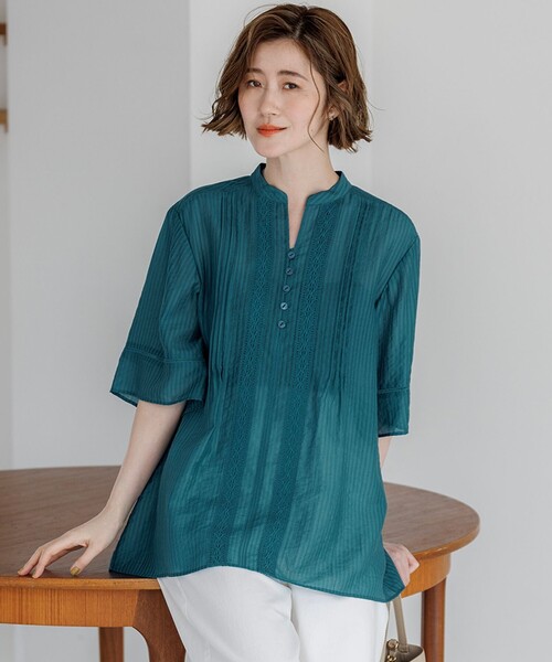 23区（ニジュウサンク）の「【WEB&一部店舗限定】はしごレース シアー トップス（シャツ/ブラウス・レディース・アイボリー系/パイングリーン系/ダルブルー系/ブラック系/ダークブラウン系・38）」の4枚目の写真