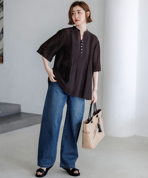 23区（ニジュウサンク）の「【WEB&一部店舗限定】はしごレース シアー トップス（シャツ/ブラウス・レディース・アイボリー系/パイングリーン系/ダルブルー系/ブラック系/ダークブラウン系・38）」の10枚目の写真
