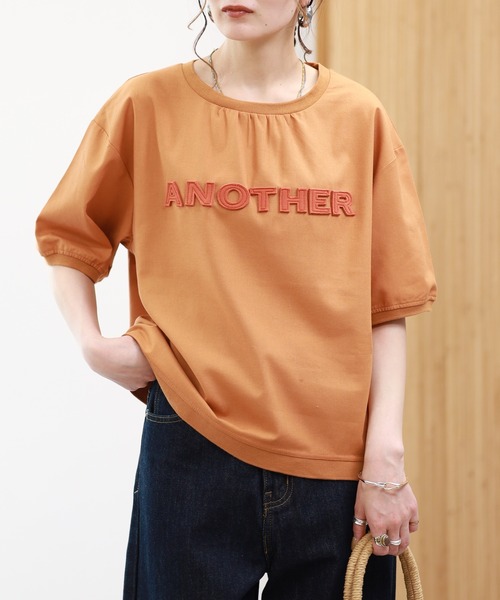 EGLANTINE(エグランティーヌ)の「EGLANTINE リネンミックス 立体ロゴギャザーカットソー 半袖(Tシャツ/カットソー・レディース・ブラウン/オレンジ/アイボリー・38)」の3枚目の写真