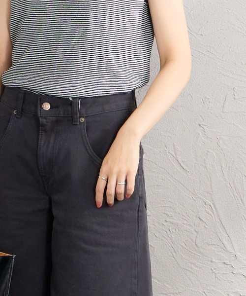 Levi's（リーバイス）の「[LEVI’S/リーバイス] SUPER BAGGY JORT スーパーバギーショートジーンズ（デニムパンツ・レディース・ライトインディゴブルー/ブラック・26/25/27）」の12枚目の写真