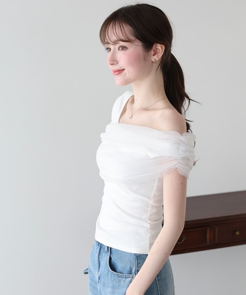 BLUEEAST(ブルーイースト)の「チュールオフショルTシャツ(Tシャツ/カットソー・レディース・ホワイト/ブラック/ベージュ・MEDIUM)」の5枚目の写真