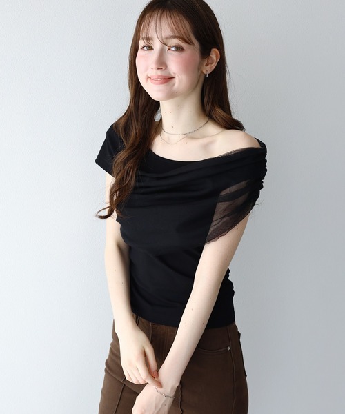 BLUEEAST(ブルーイースト)の「チュールオフショルTシャツ(Tシャツ/カットソー・レディース・ホワイト/ブラック/ベージュ・MEDIUM)」の17枚目の写真