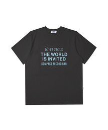 Kompakt Record Bar（コンパクトレコードバー）の「2026 Multi Logo T-shirt - Charcoal（Tシャツ/カットソー）」