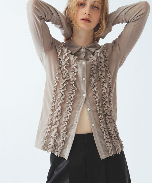 Ray BEAMS(レイビームス)の「フロッキー チュール フリル シャツ(Tシャツ/カットソー・レディース・ライトグレー/ダークブラウン・ONE SIZE)」の7枚目の写真