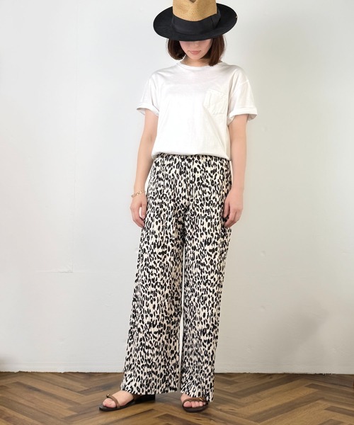 MAISON SELECT(メゾンセレクト)の「6D1 レオパード柄 プリーツワイドパンツ(その他パンツ・レディース・ホワイト×ブラック/ブラック×ホワイト・M/L)」の14枚目の写真