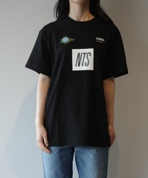 TOGA（トーガ）の「TOGA×NTS  Logo print T-shirt TOGA×NTS（Tシャツ/カットソー）」