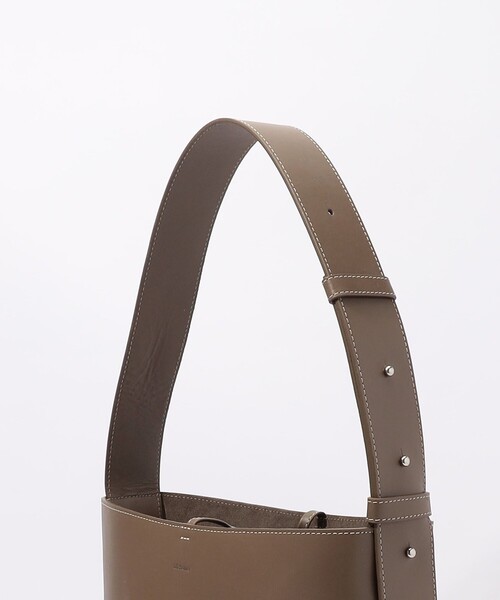 TOMORROWLAND (トゥモローランド)の「LIE STUDIO THE NORMA TOTE バッグ(トートバッグ・レディース・ブラウン・FREE)」の6枚目の写真