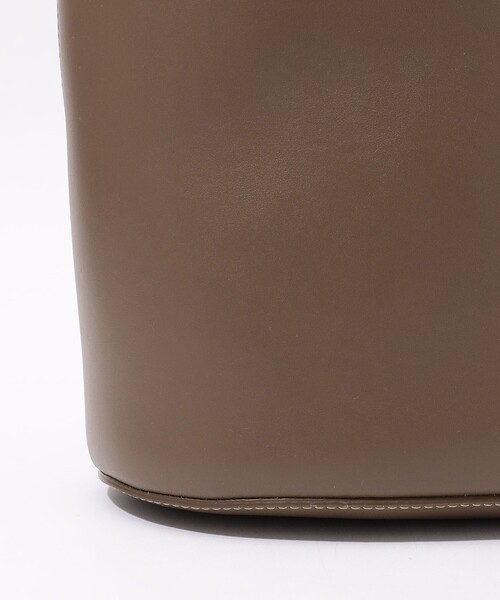 TOMORROWLAND (トゥモローランド)の「LIE STUDIO THE NORMA TOTE バッグ(トートバッグ・レディース・ブラウン・FREE)」の8枚目の写真