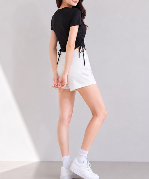 NinaetLina(ニナエリナ)の「シャーリング無地Tシャツ(Tシャツ/カットソー・レディース・ホワイト/ブラック・FREE)」の12枚目の写真